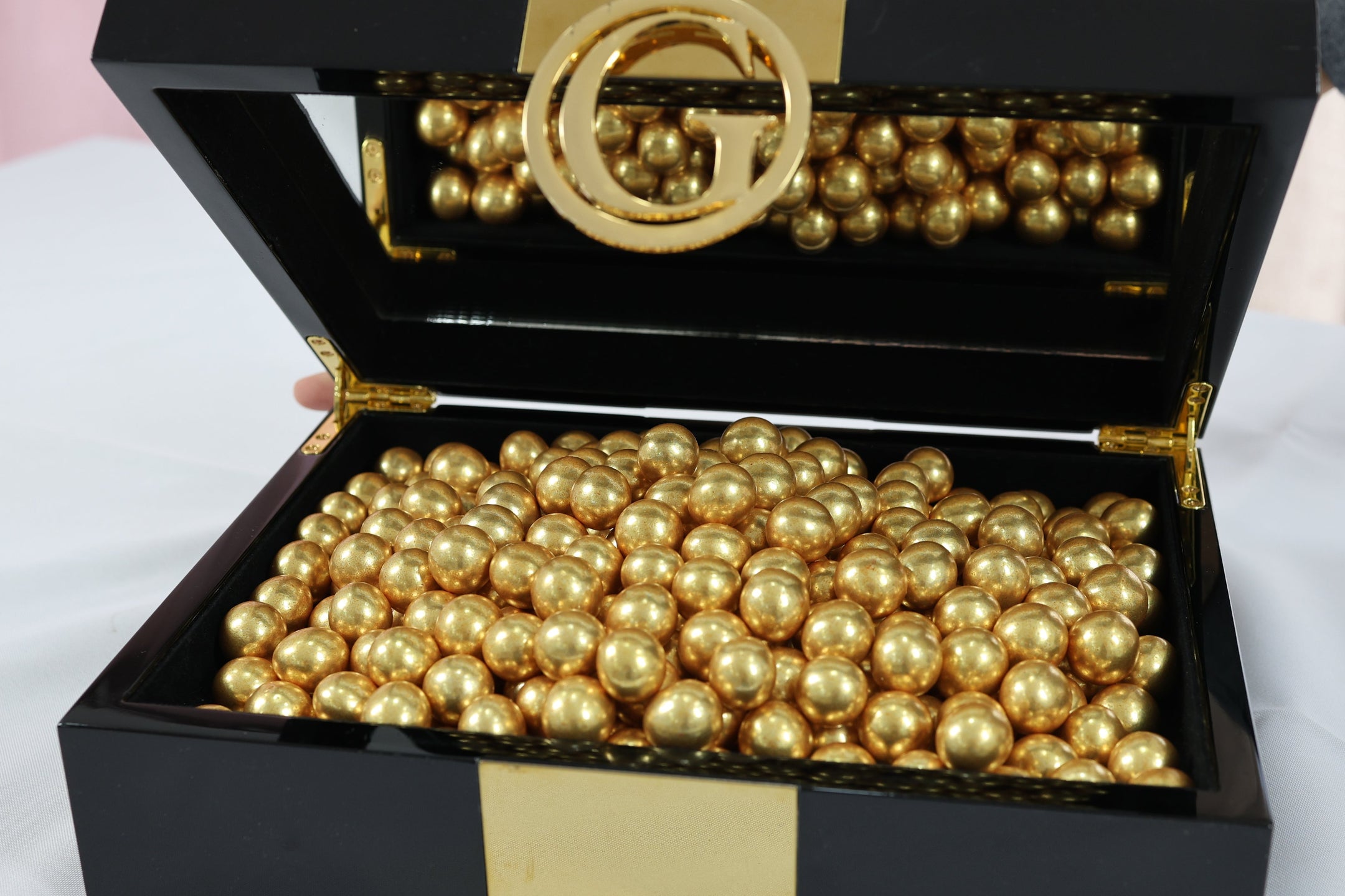 Busta trasparente doypack con Nocciole al cioccolato color oro