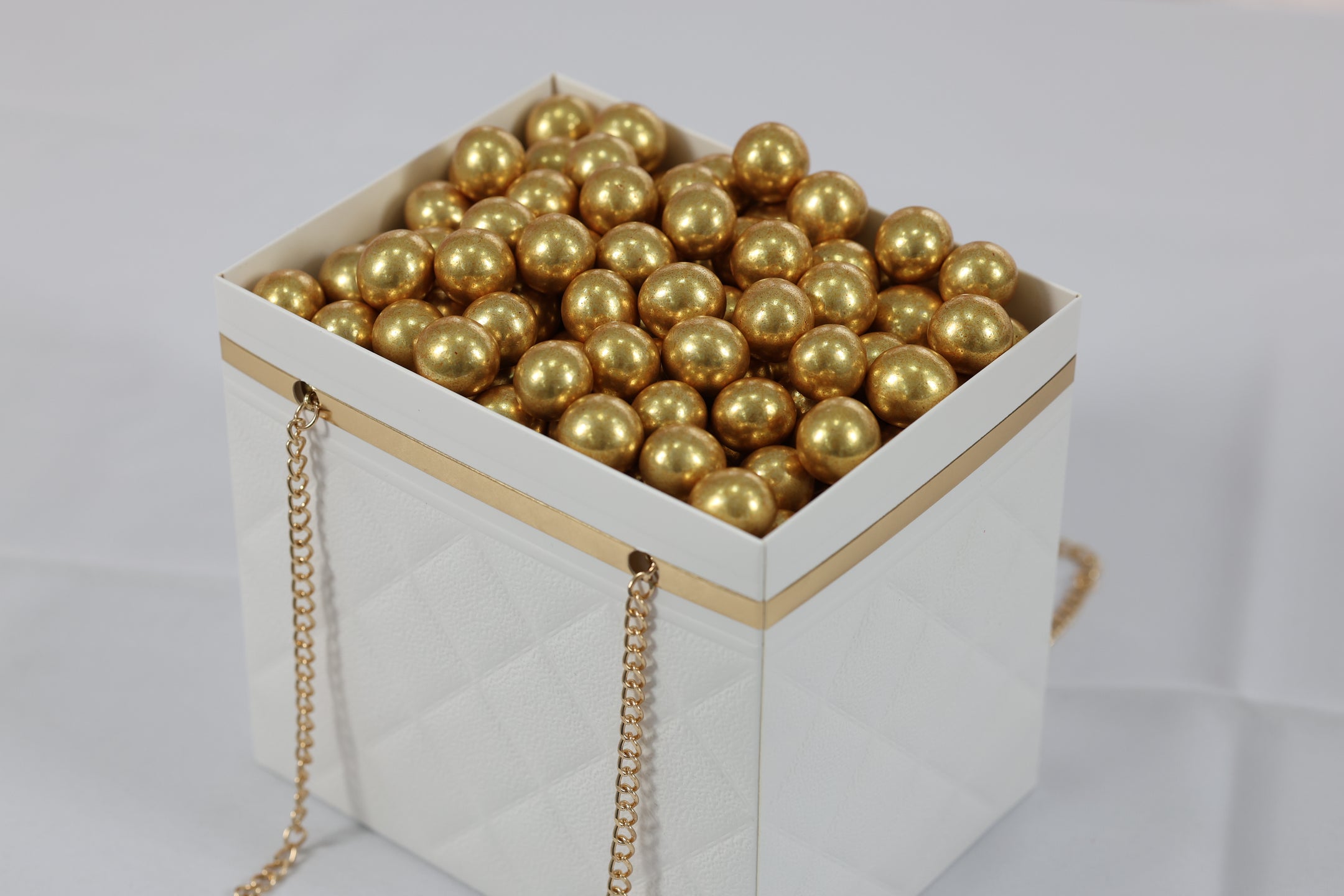 Busta trasparente doypack con Nocciole al cioccolato color oro